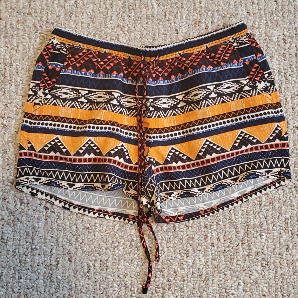 ❗5 for $25❗ Tribal print soft shorts